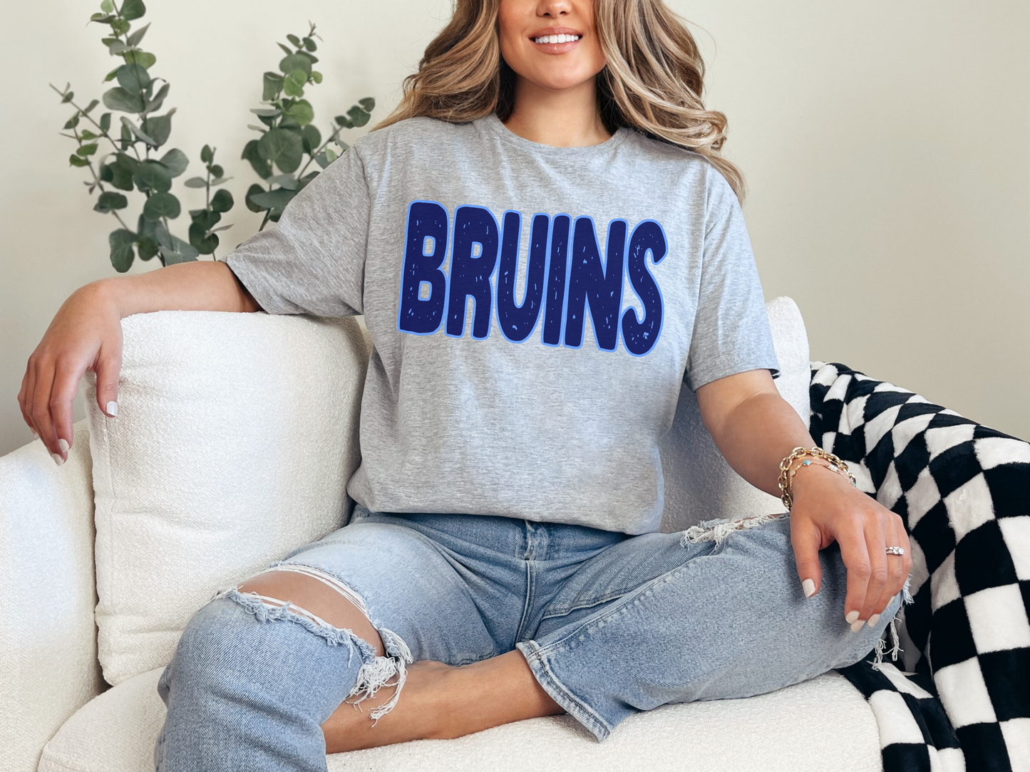Bruins with outline